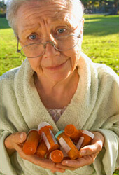 Женщины пенсионного возраста любят БАДы